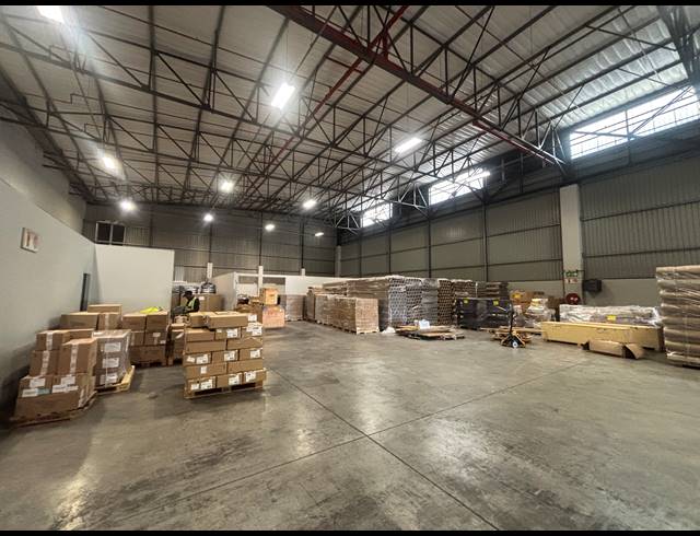 1,154M² WAREHOUSE TO LET IN AIRPORT INDUSTRIA